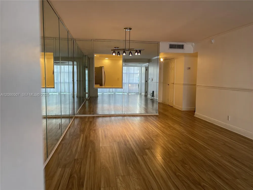 800 Parkview Dr #106 Hallandale Beach, FL 33009