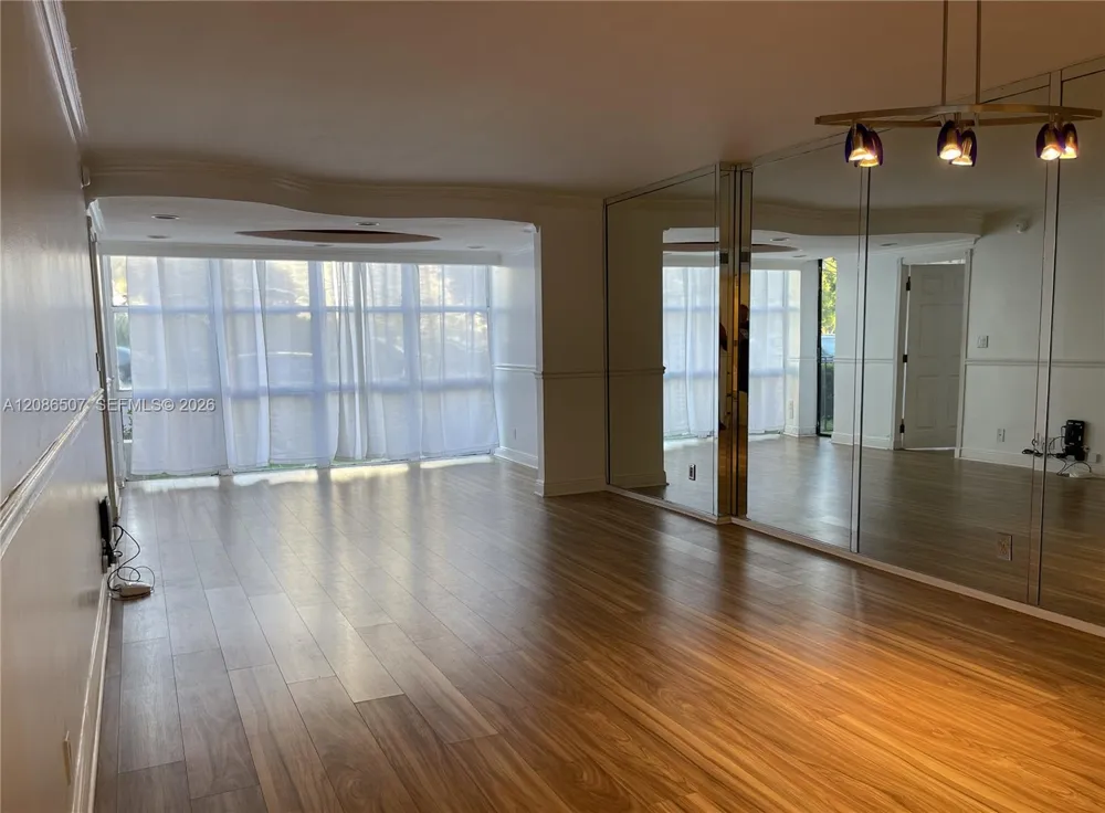 800 Parkview Dr #106 Hallandale Beach, FL 33009