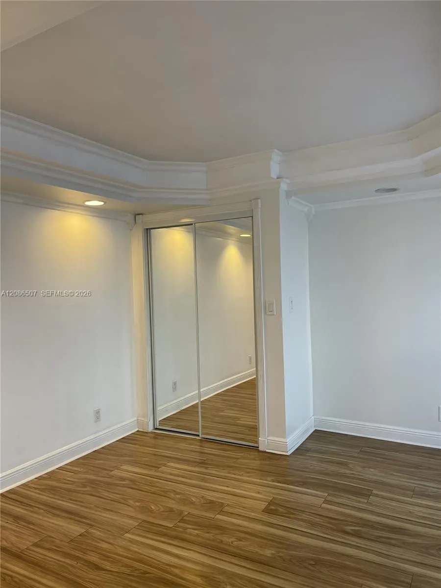 800 Parkview Dr #106 Hallandale Beach, FL 33009
