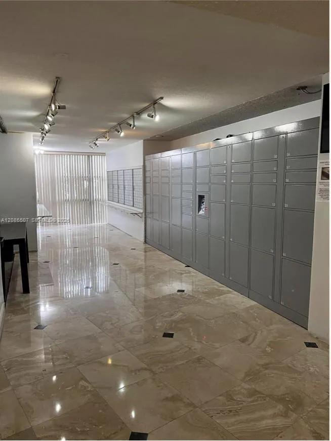800 Parkview Dr #106 Hallandale Beach, FL 33009