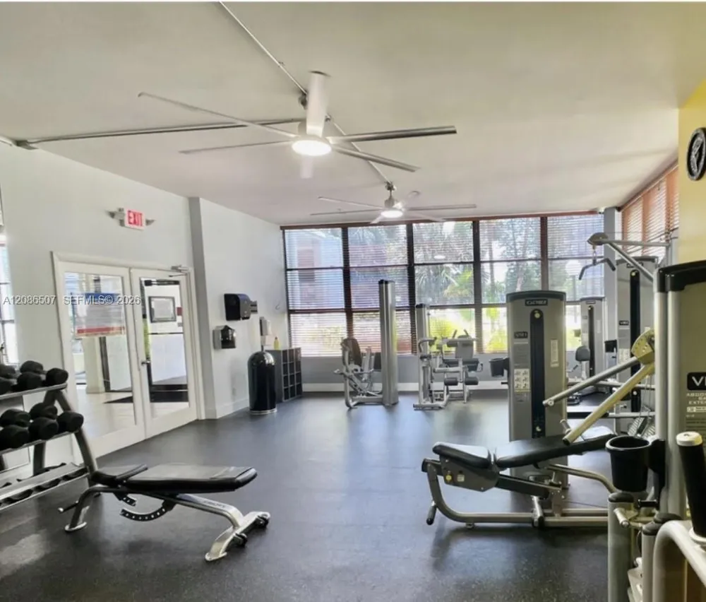 800 Parkview Dr #106 Hallandale Beach, FL 33009