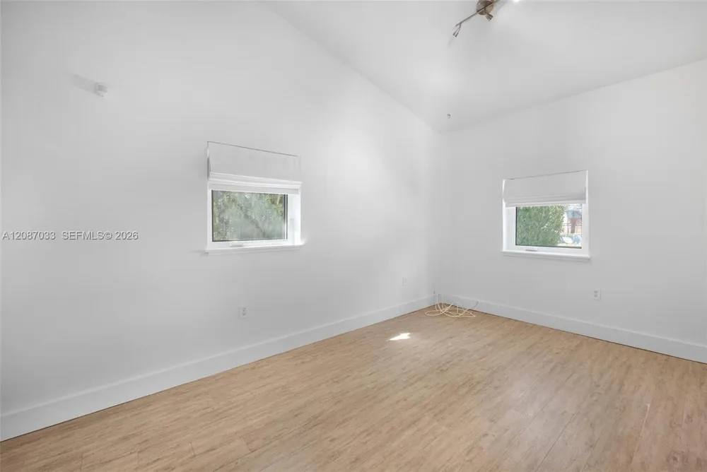 6476 SW 10th Ter West Miami, FL 33144
