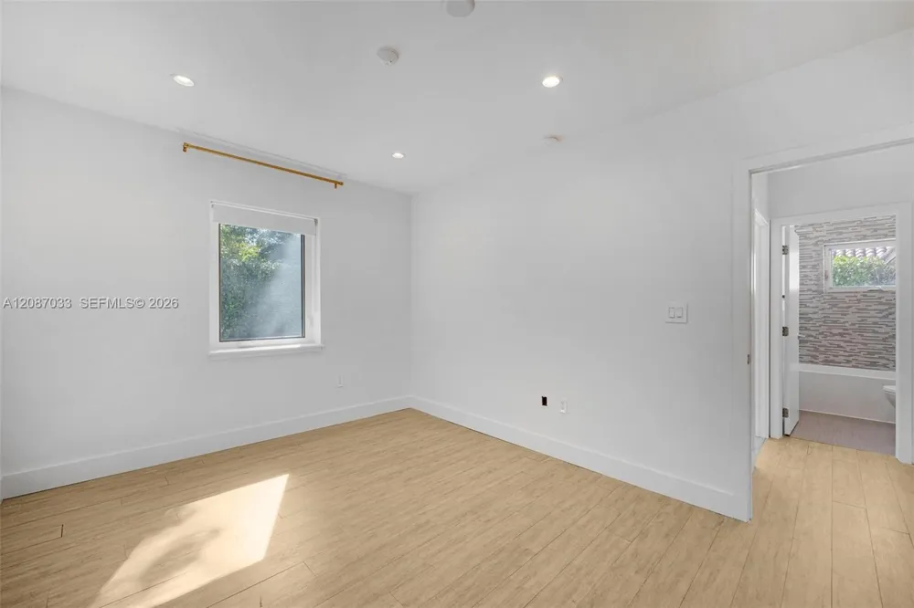 6476 SW 10th Ter West Miami, FL 33144