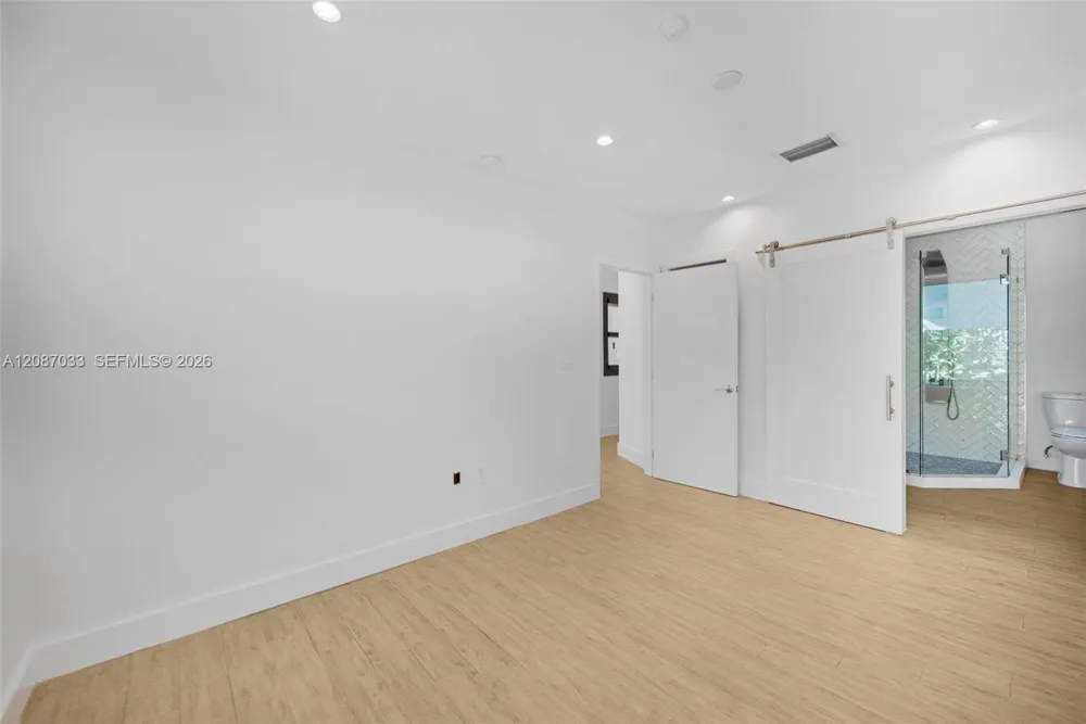 6476 SW 10th Ter West Miami, FL 33144