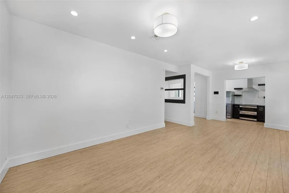 6476 SW 10th Ter West Miami, FL 33144