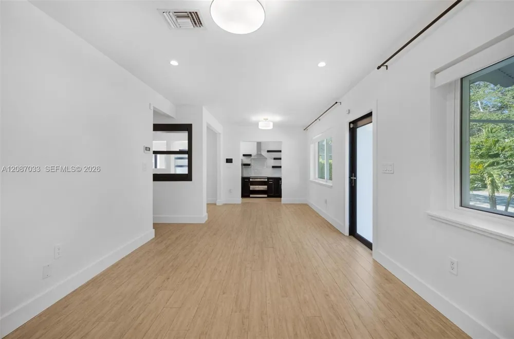 6476 SW 10th Ter West Miami, FL 33144