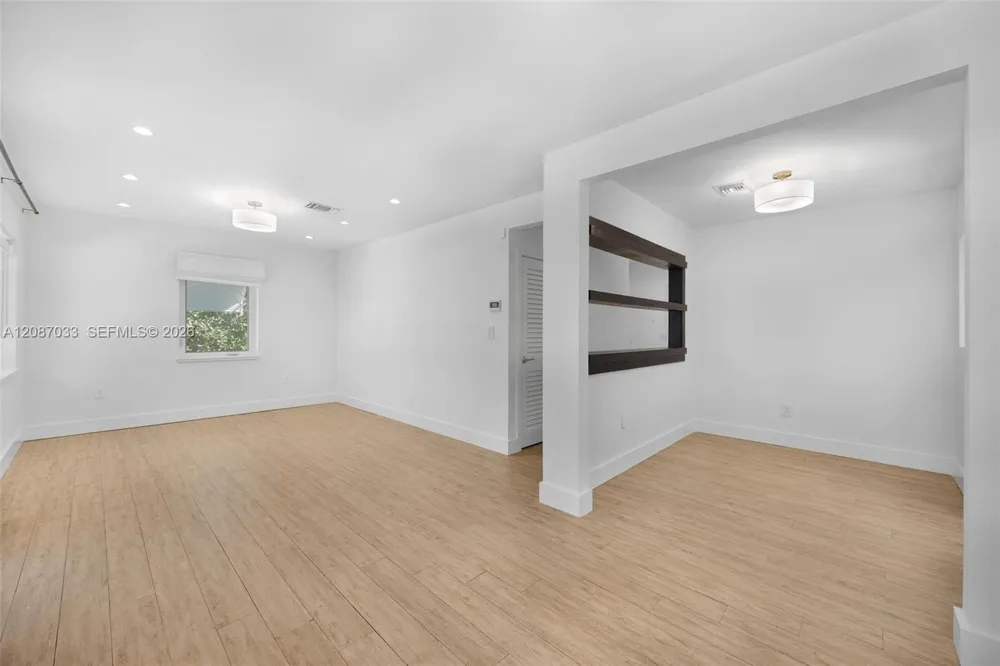 6476 SW 10th Ter West Miami, FL 33144