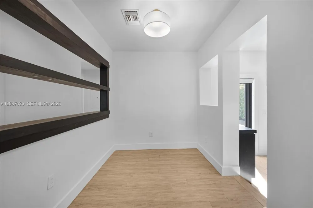 6476 SW 10th Ter West Miami, FL 33144