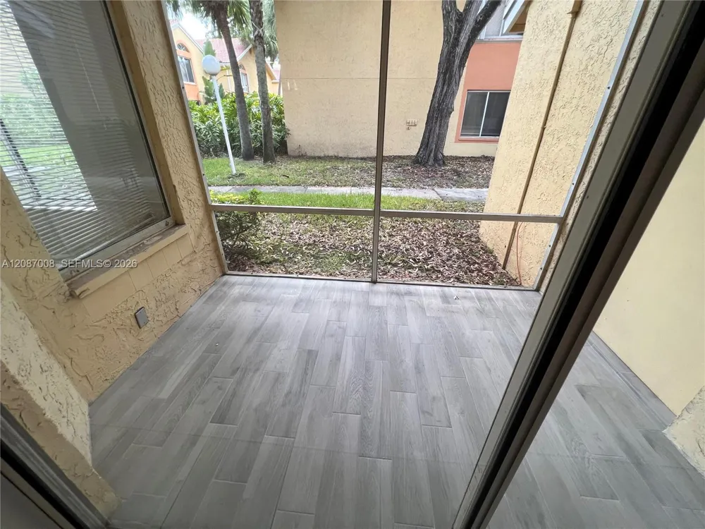 1174 Coral Club Dr #1174 Coral Springs, FL 33071