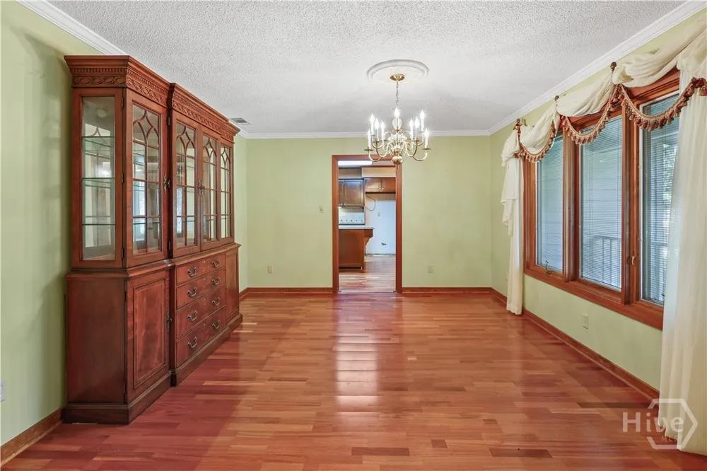 123 Rose Dhu Road Savannah, GA 31419