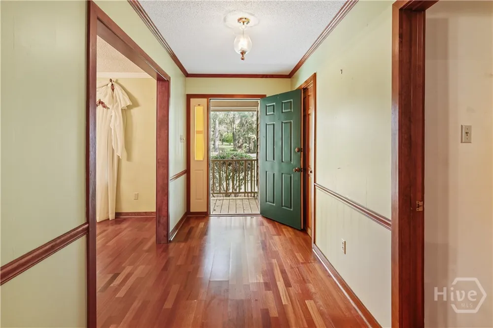 123 Rose Dhu Road Savannah, GA 31419