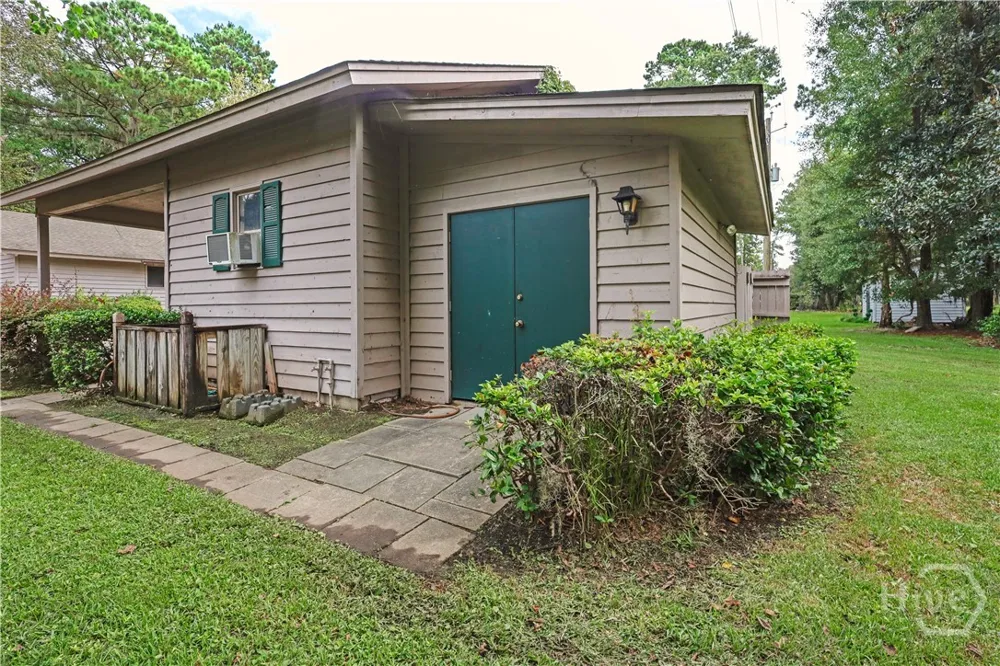 123 Rose Dhu Road Savannah, GA 31419