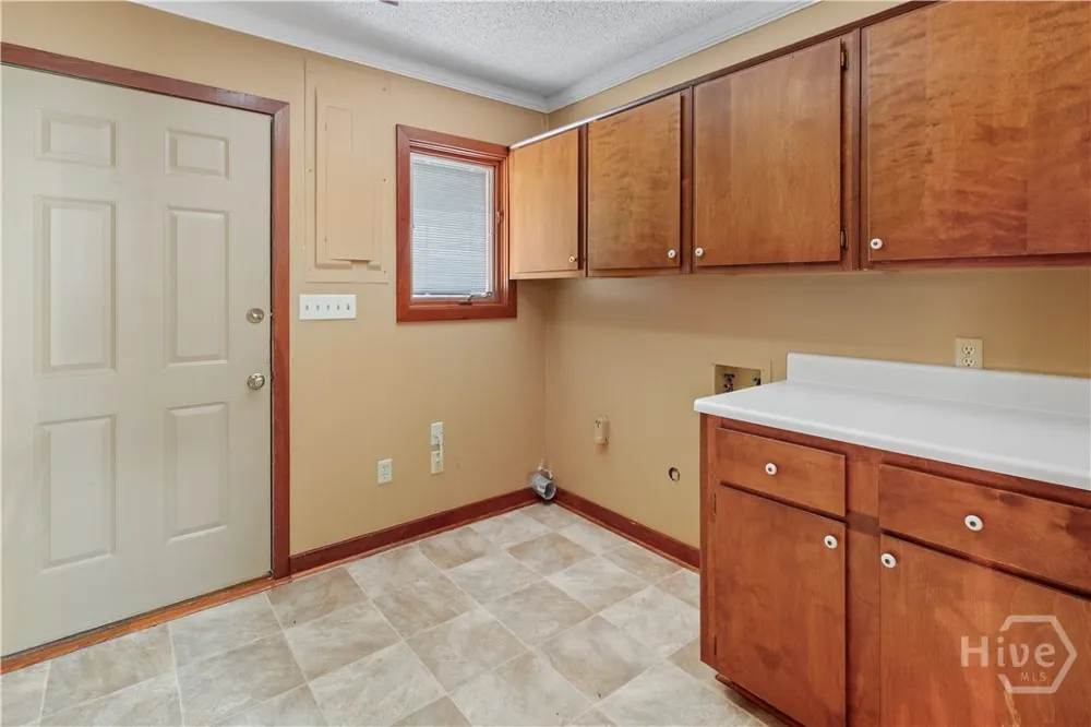 123 Rose Dhu Road Savannah, GA 31419