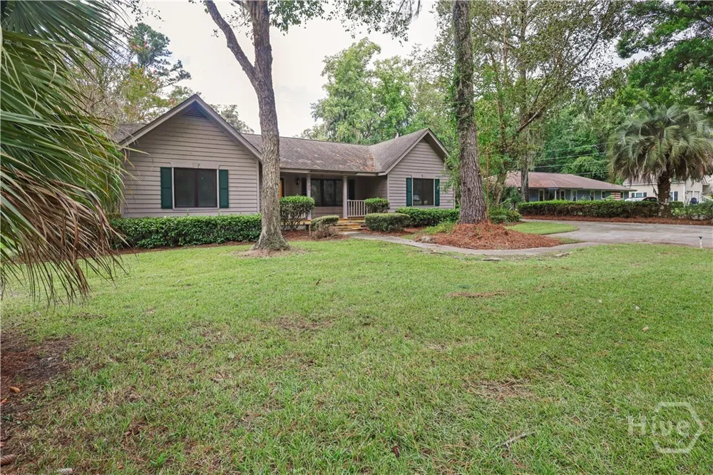 123 Rose Dhu Road Savannah, GA 31419