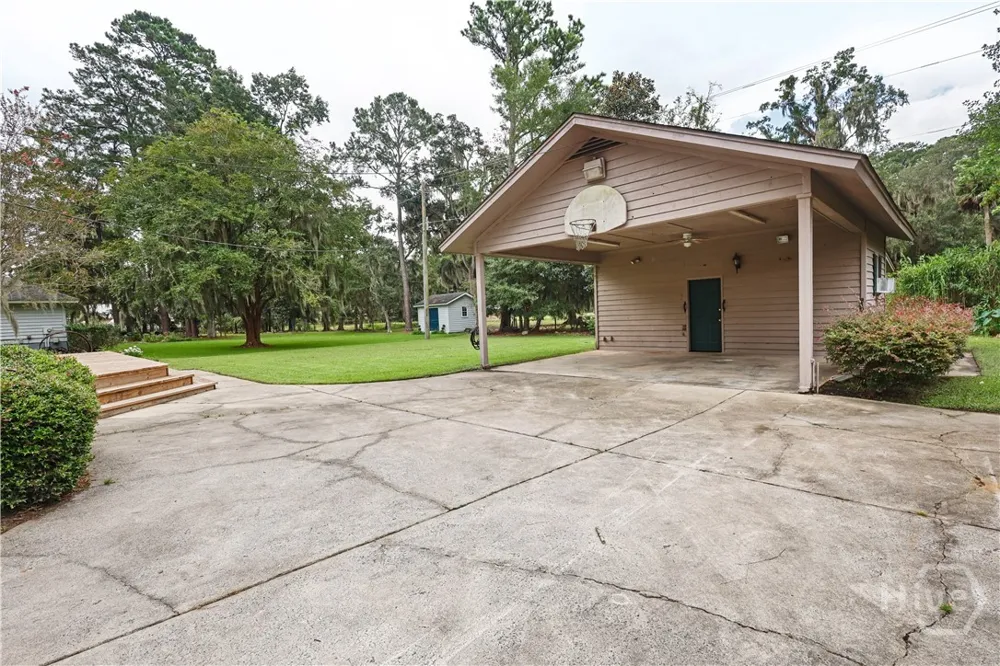 123 Rose Dhu Road Savannah, GA 31419