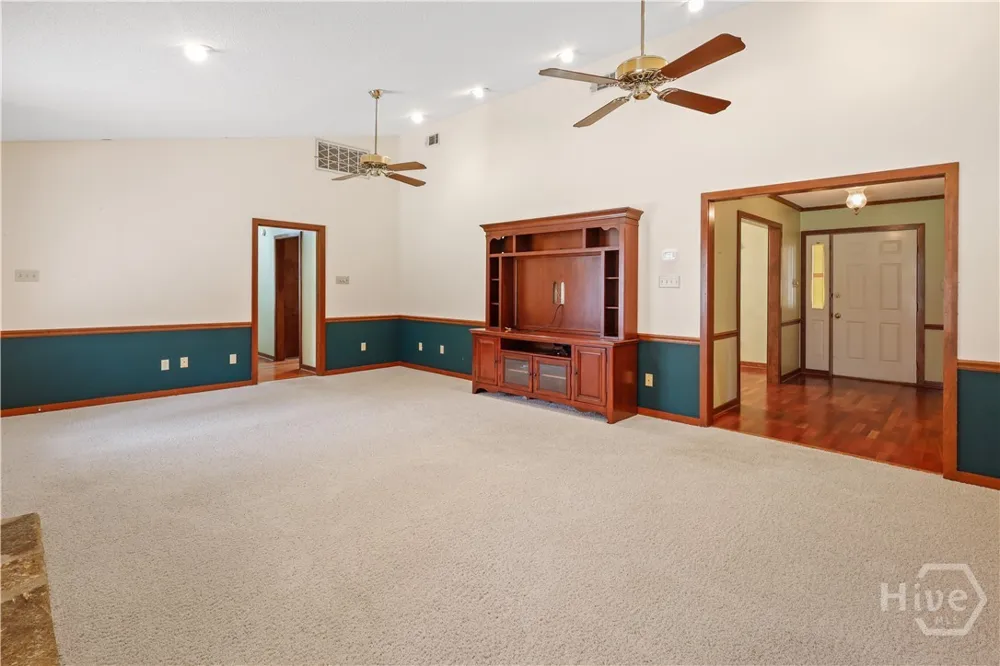 123 Rose Dhu Road Savannah, GA 31419