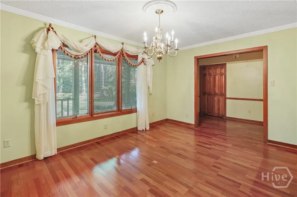 123 Rose Dhu Road Savannah, GA 31419