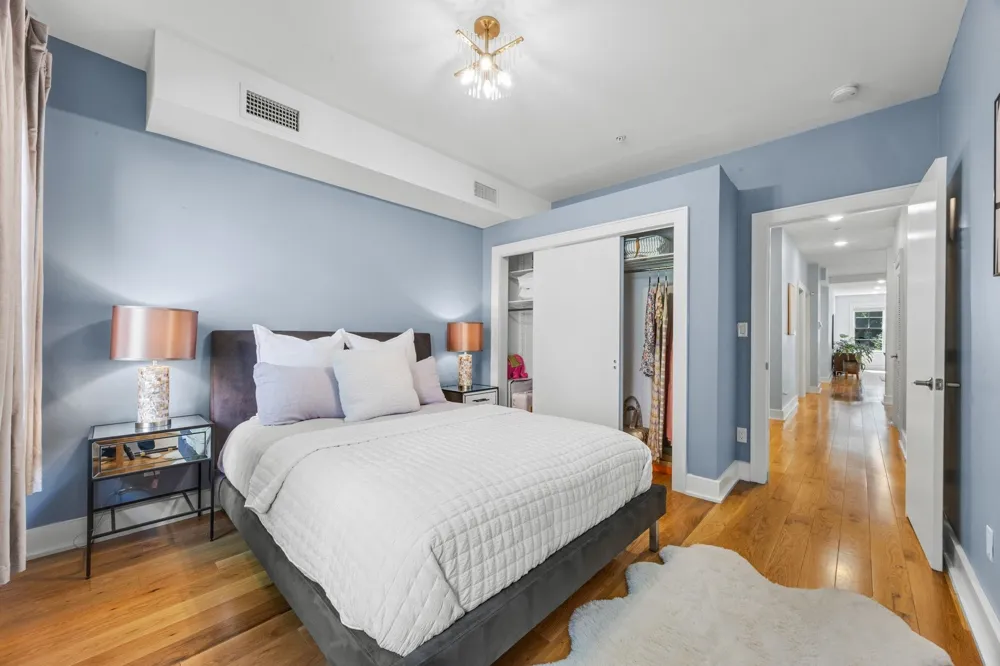 208 YORK ST Jersey City, NJ 07302