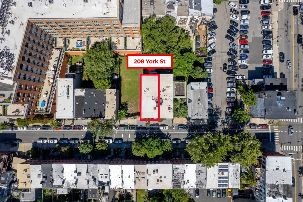 208 YORK ST Jersey City, NJ 07302