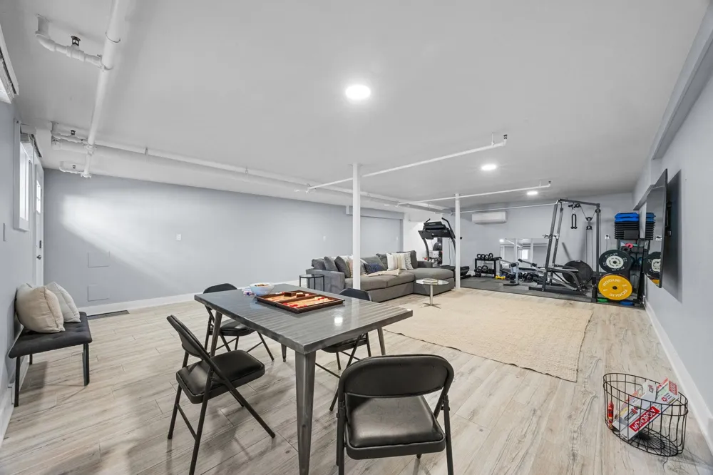 208 YORK ST Jersey City, NJ 07302