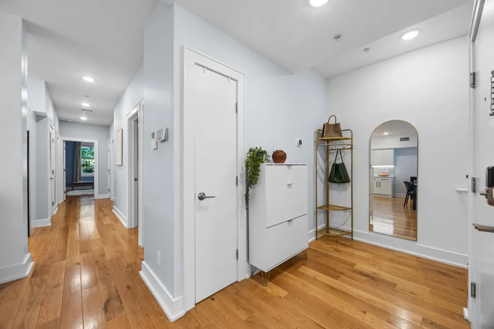 208 YORK ST Jersey City, NJ 07302
