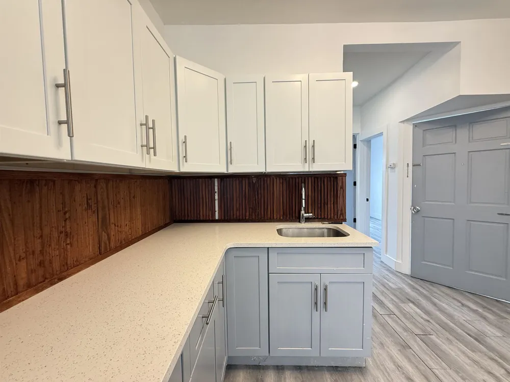 270 1/2 SUMMIT AVE Jersey City, NJ 07306