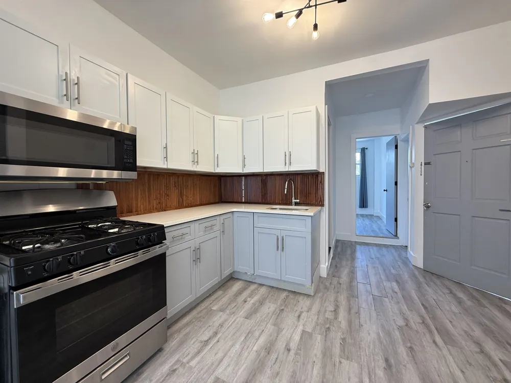 270 1/2 SUMMIT AVE Jersey City, NJ 07306