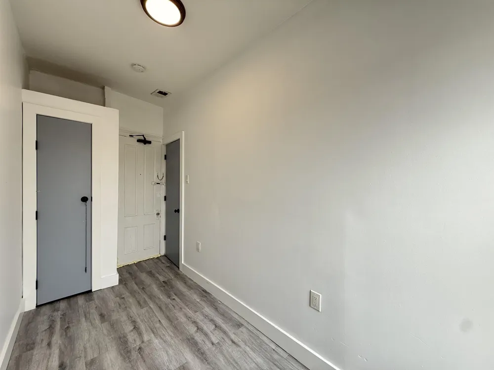 270 1/2 SUMMIT AVE Jersey City, NJ 07306