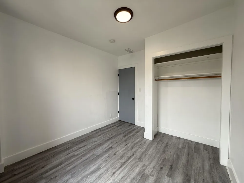 270 1/2 SUMMIT AVE Jersey City, NJ 07306