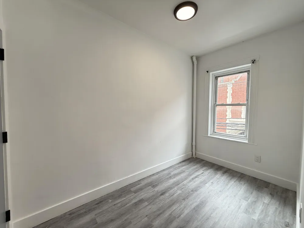270 1/2 SUMMIT AVE Jersey City, NJ 07306