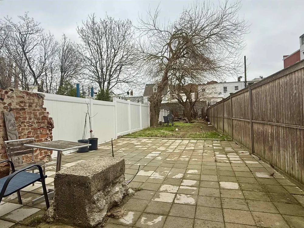 270 1/2 SUMMIT AVE Jersey City, NJ 07306