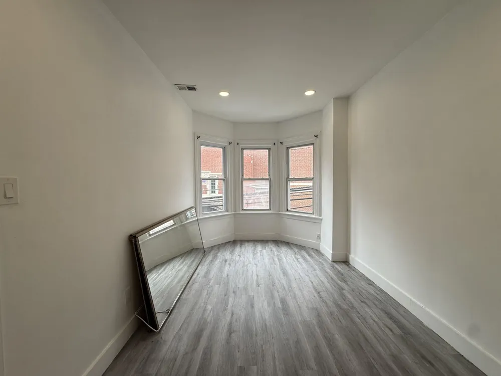 270 1/2 SUMMIT AVE Jersey City, NJ 07306