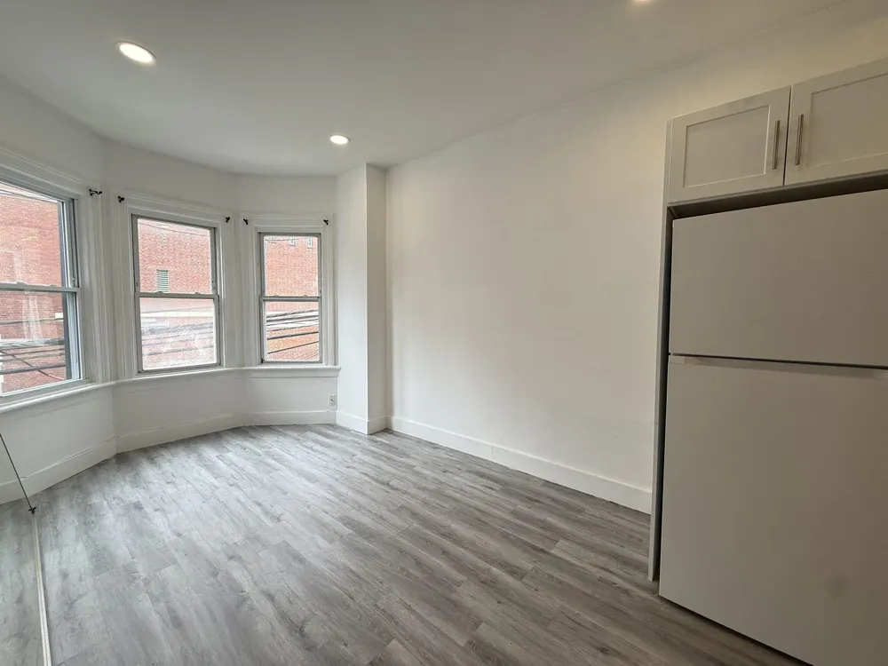 270 1/2 SUMMIT AVE Jersey City, NJ 07306