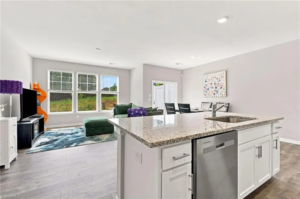 1262 Evelynnview Lane Kernersville, NC 27284
