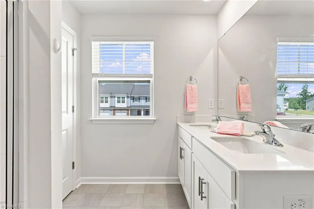 1262 Evelynnview Lane Kernersville, NC 27284