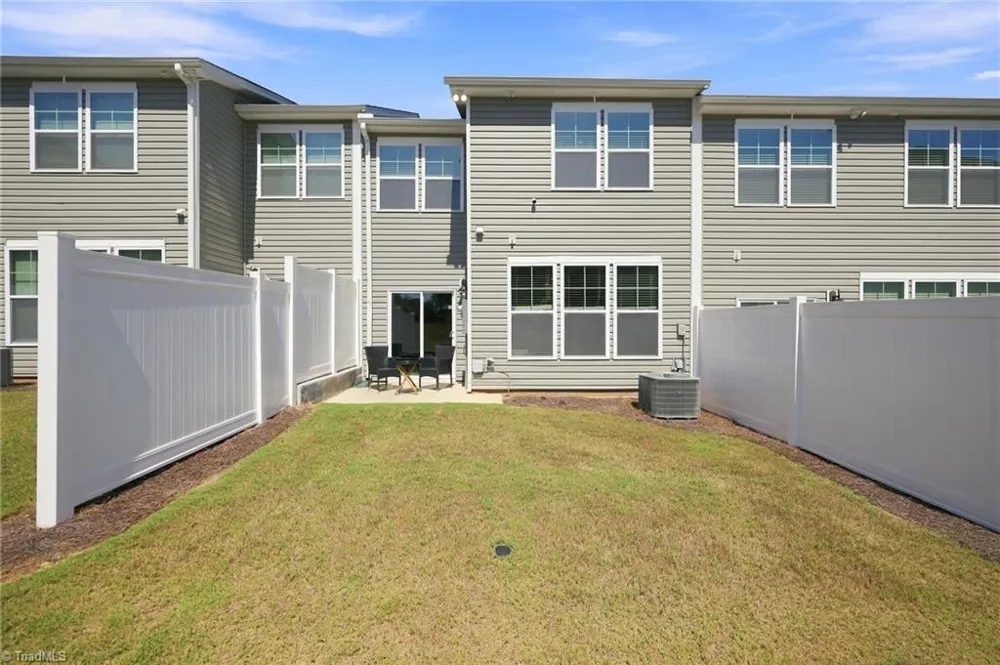 1262 Evelynnview Lane Kernersville, NC 27284