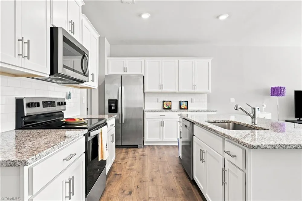 1262 Evelynnview Lane Kernersville, NC 27284