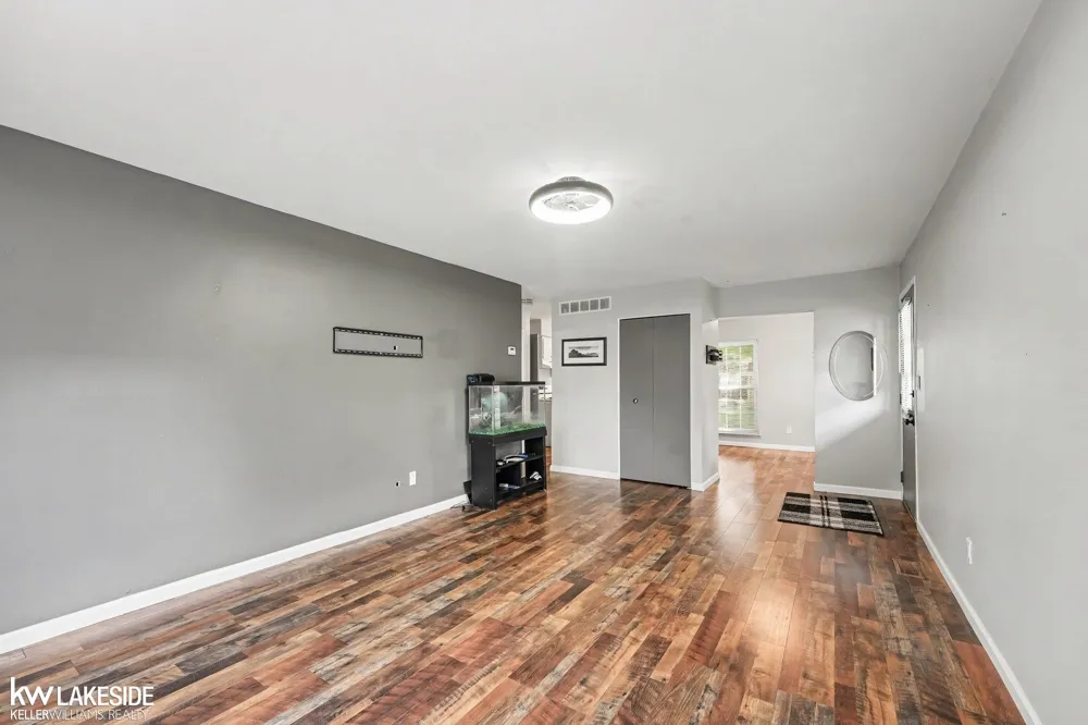 34204 Garfield Circle Fraser City, MI 48026