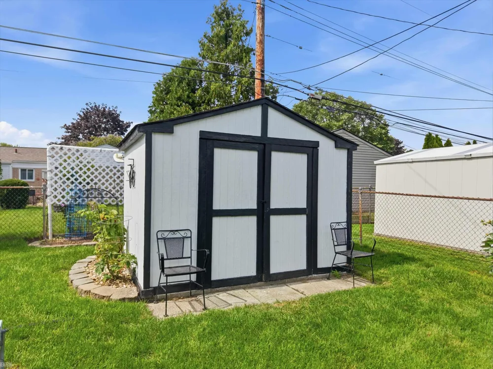 40381 Flagstaff Drive Sterling Heights City, MI 48313