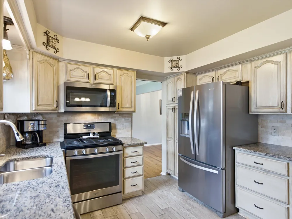 40381 Flagstaff Drive Sterling Heights City, MI 48313