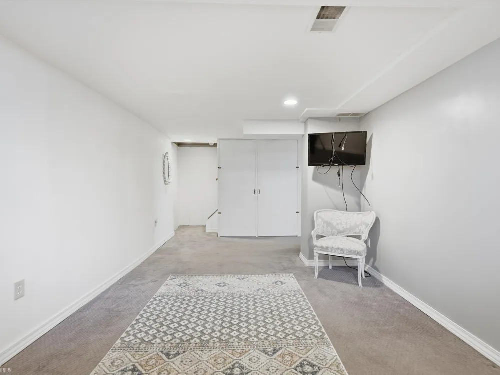 40381 Flagstaff Drive Sterling Heights City, MI 48313