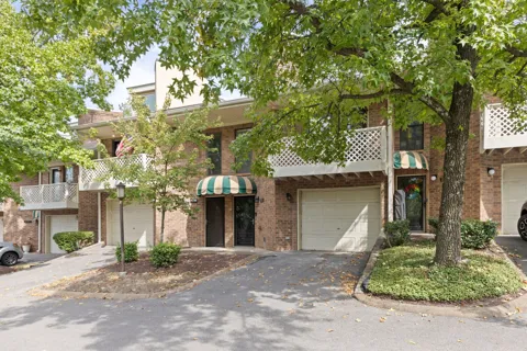 243 Glenstone Cir