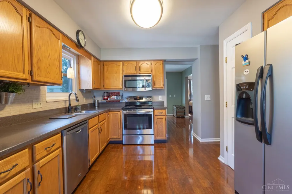 932 Tarragon Lane Miami, OH 45150