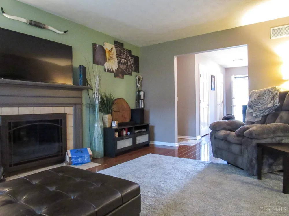 932 Tarragon Lane Miami, OH 45150