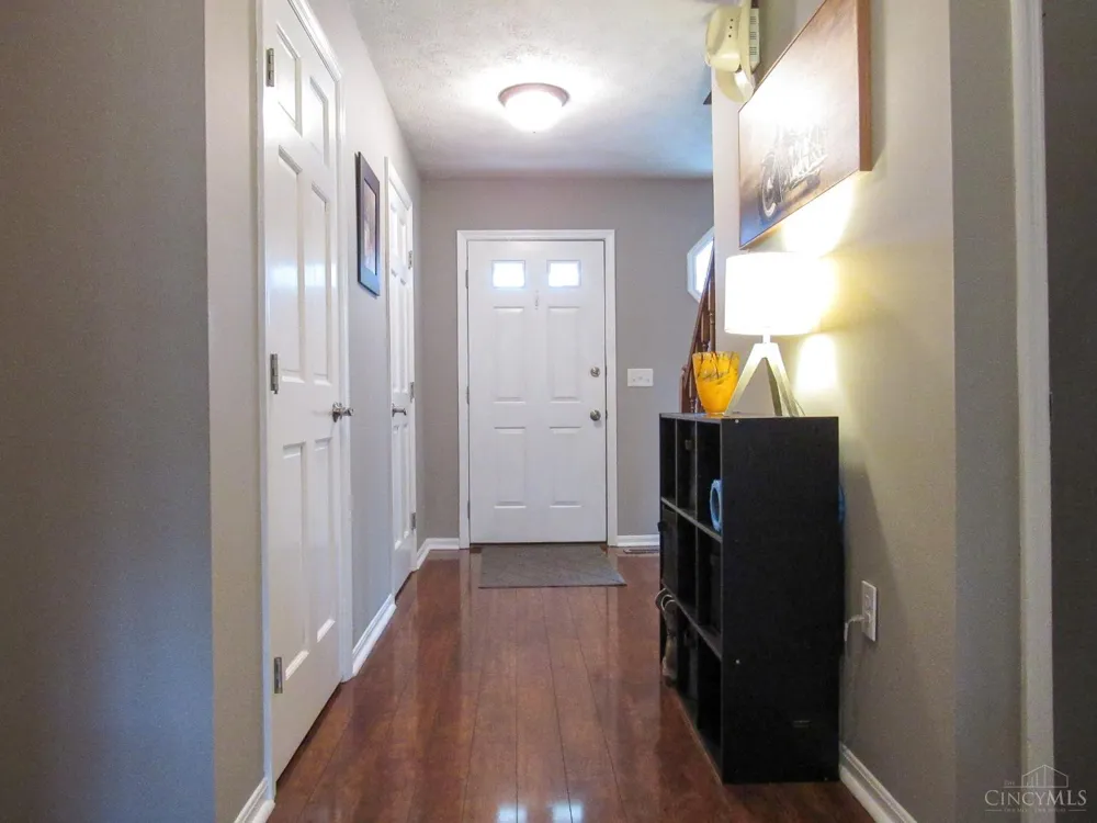 932 Tarragon Lane Miami, OH 45150