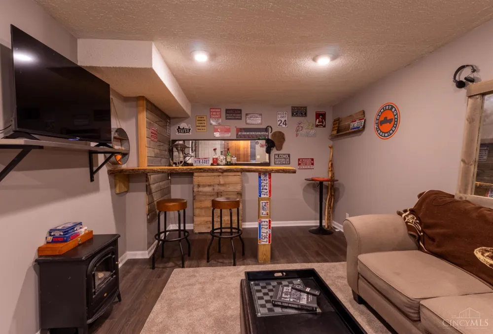 932 Tarragon Lane Miami, OH 45150