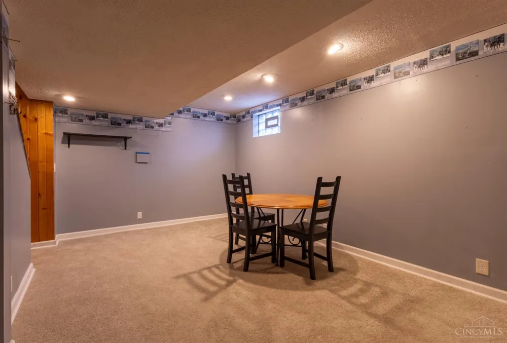 932 Tarragon Lane Miami, OH 45150