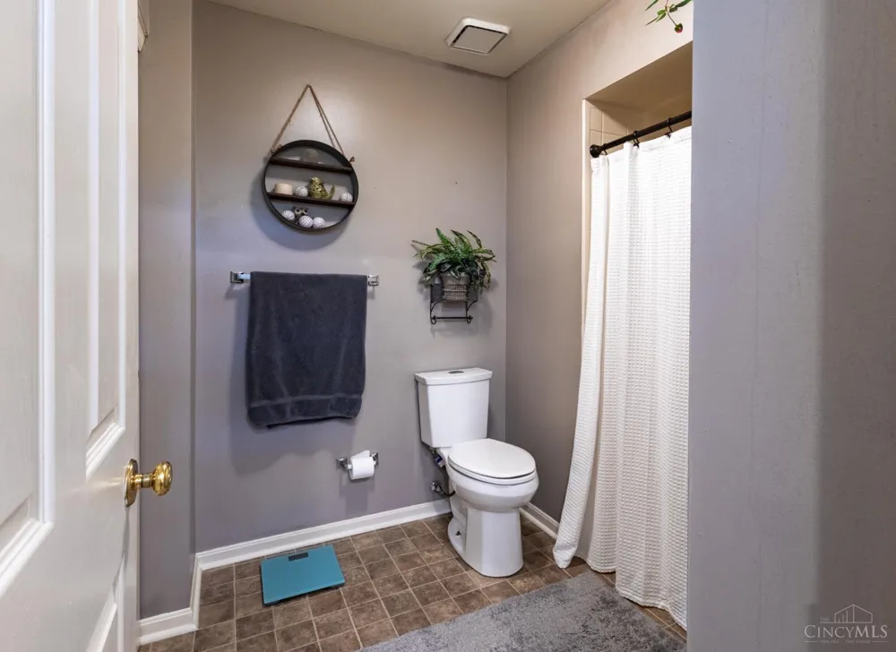932 Tarragon Lane Miami, OH 45150