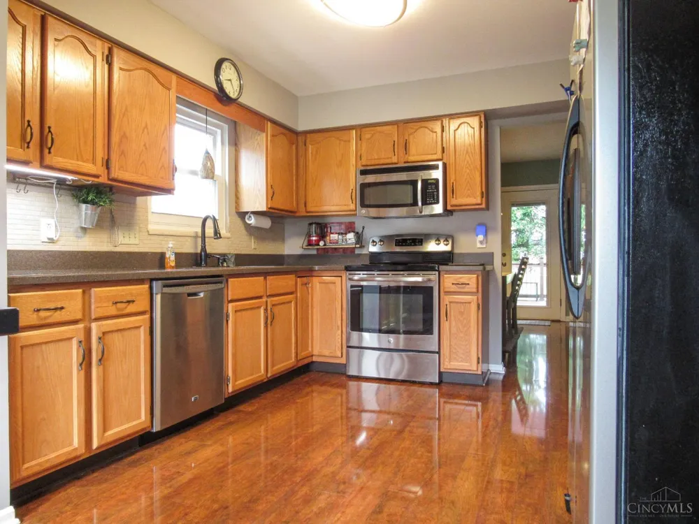 932 Tarragon Lane Miami, OH 45150