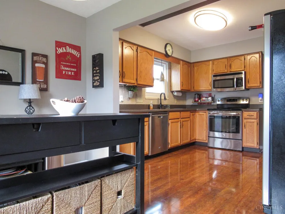932 Tarragon Lane Miami, OH 45150